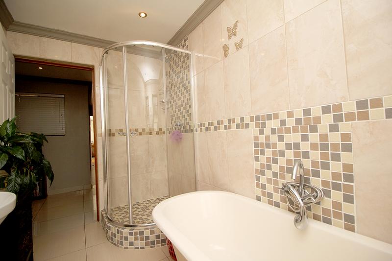 3 Bedroom Property for Sale in Reebok Western Cape